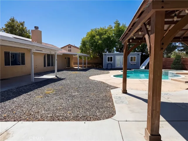15358 Lookout, Apple Valley, California 92307