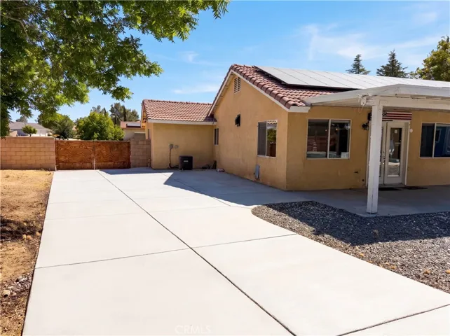 15358 Lookout, Apple Valley, California 92307