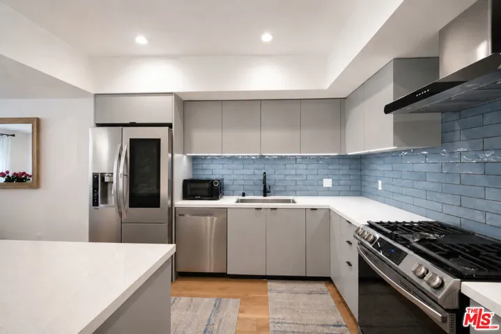 1515 S Holt Avenue 204, Los Angeles, California 90035