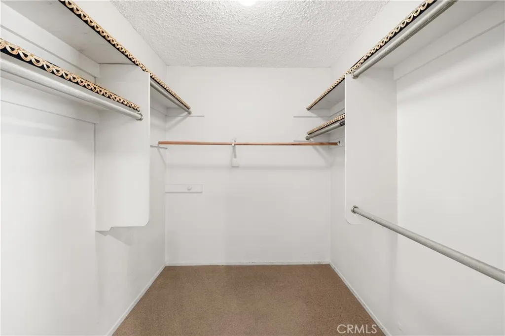 Walk-in-Closet