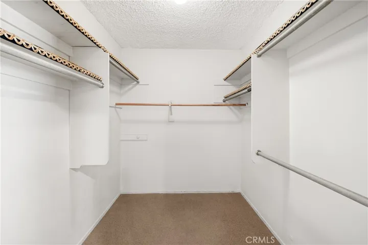 Walk-in-Closet