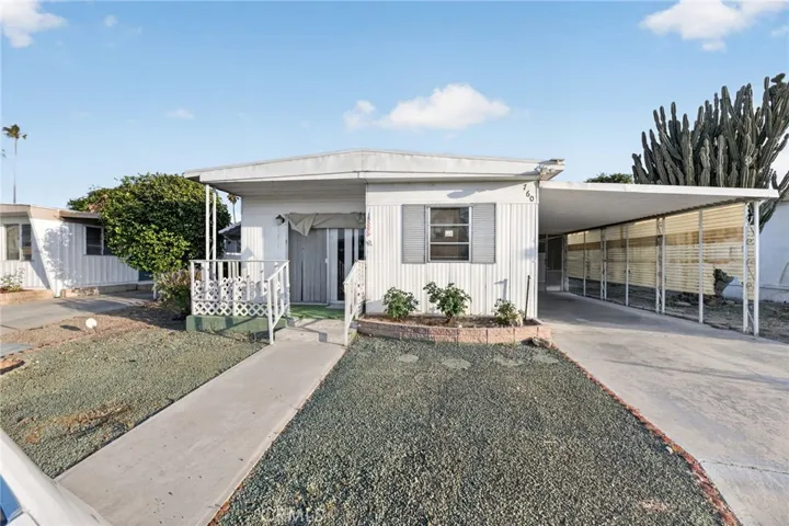 760 Santa Clara, Hemet, California 92543