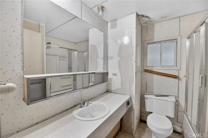 760 Santa Clara, Hemet, California 92543