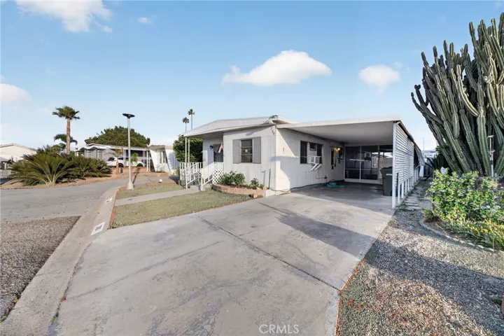 760 Santa Clara, Hemet, California 92543