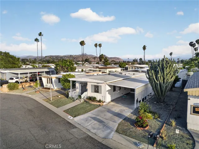 760 Santa Clara, Hemet, California 92543
