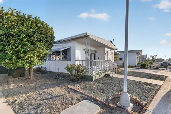 760 Santa Clara, Hemet, California 92543