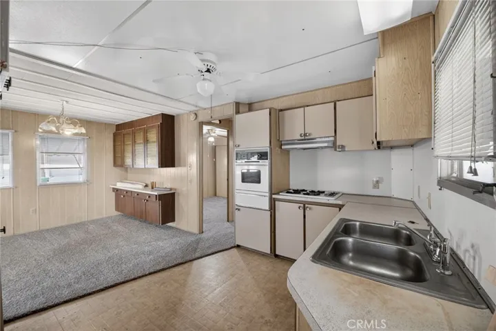 760 Santa Clara, Hemet, California 92543