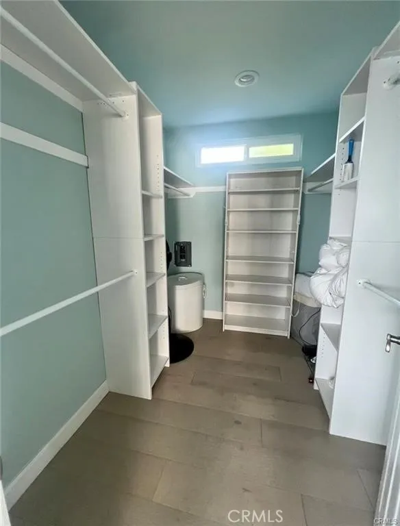Walking closet