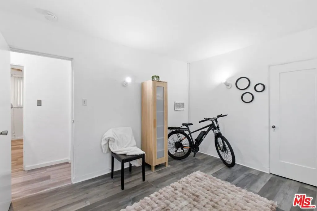 Rear unit bedroom 2