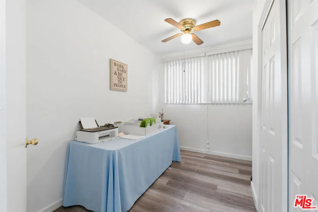 Rear unit Bdrm or office