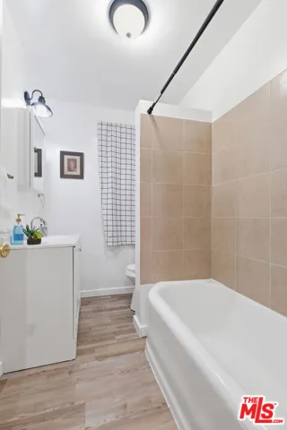 Rear unit bathroom 1