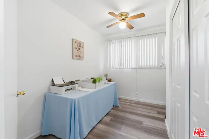 Rear unit Bdrm or office