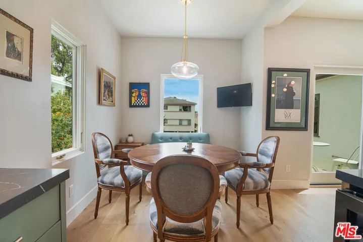 8021 Blackburn Avenue U, Los Angeles, California 90048