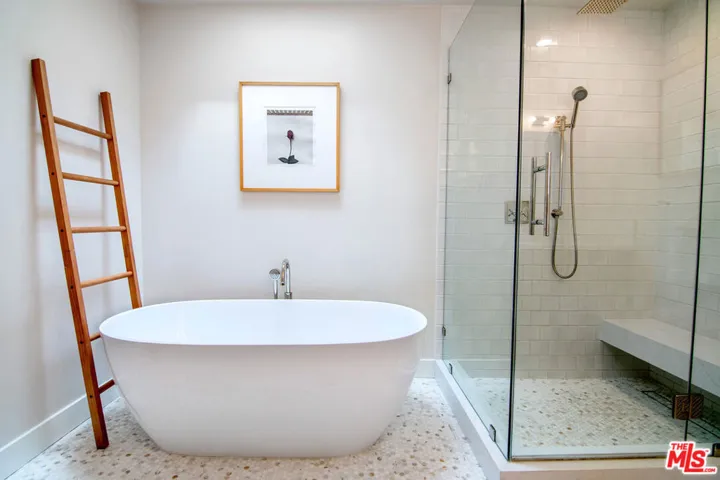 8021 Blackburn Avenue U, Los Angeles, California 90048