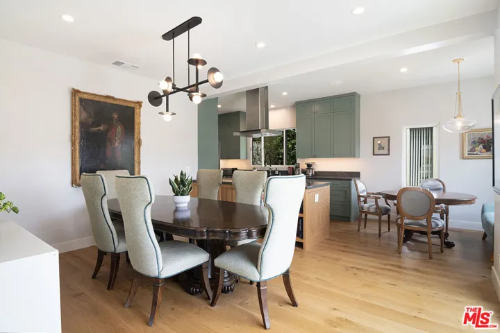 8021 Blackburn Avenue U, Los Angeles, California 90048