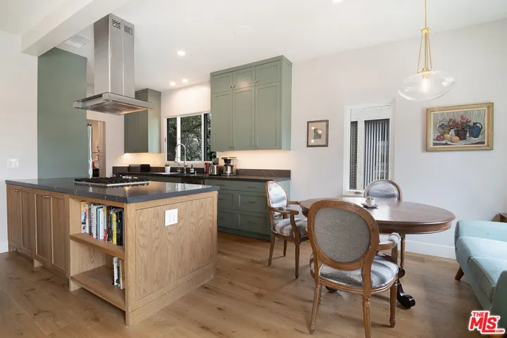 8021 Blackburn Avenue U, Los Angeles, California 90048