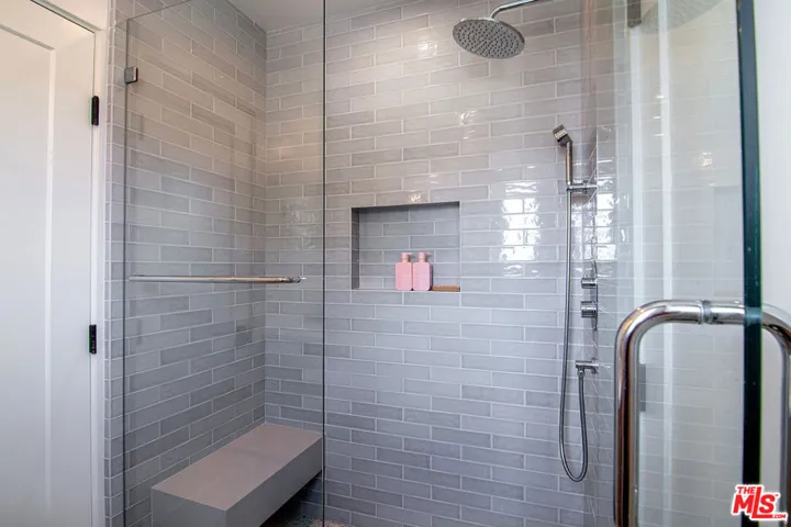 8021 Blackburn Avenue U, Los Angeles, California 90048