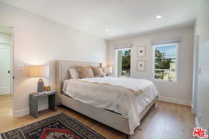 8021 Blackburn Avenue U, Los Angeles, California 90048