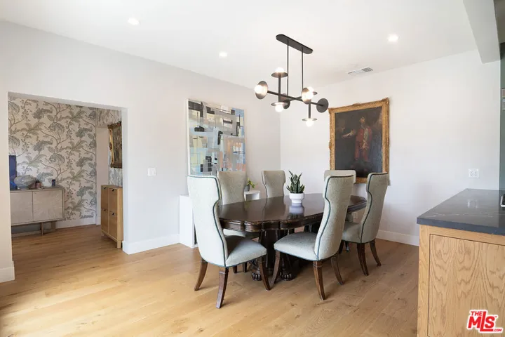 8021 Blackburn Avenue U, Los Angeles, California 90048