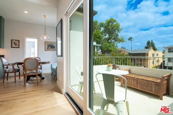 8021 Blackburn Avenue U, Los Angeles, California 90048