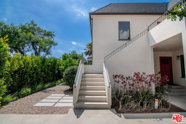 8021 Blackburn Avenue U, Los Angeles, California 90048