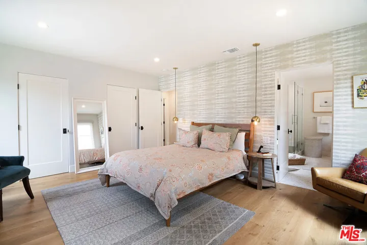8021 Blackburn Avenue U, Los Angeles, California 90048