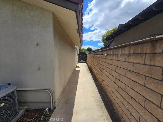 Southside walk way