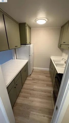 1327 Webster St B105, Alameda, California 94501