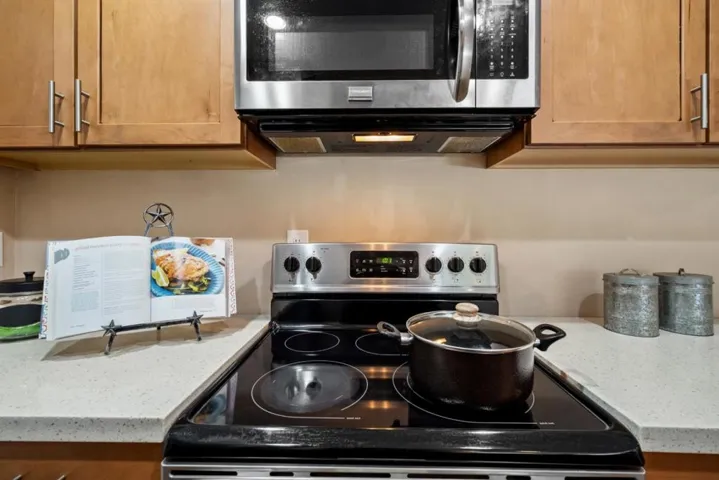 209 Boardwalk Avenue H, San Bruno, California 94066