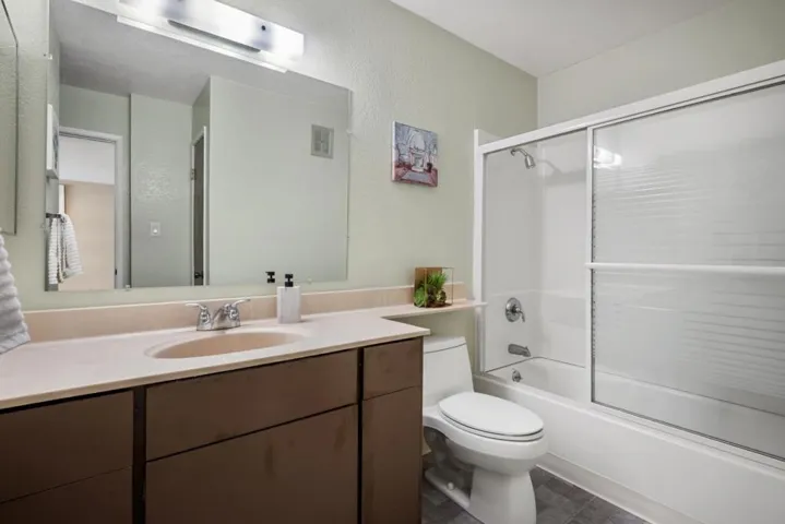 209 Boardwalk Avenue H, San Bruno, California 94066