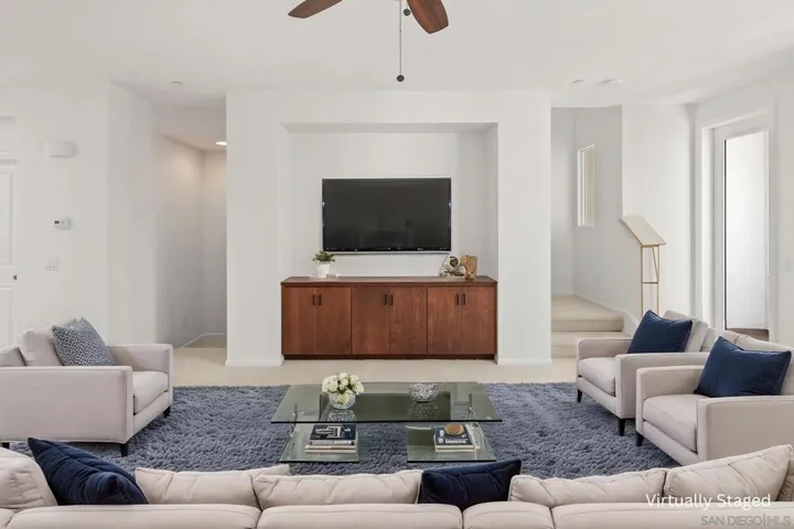 https://zimg.paragon.ice.com/ParagonImages/Property/PA/SDMLS/-525569/37/120/90/fa8b55a667463178f22597c39a7332c8/3/f880e8e8c5b90d26fc3703f04b138121/-525569-2787763b-a112-4cab-a507-3b9040f1a0ba.JPG
