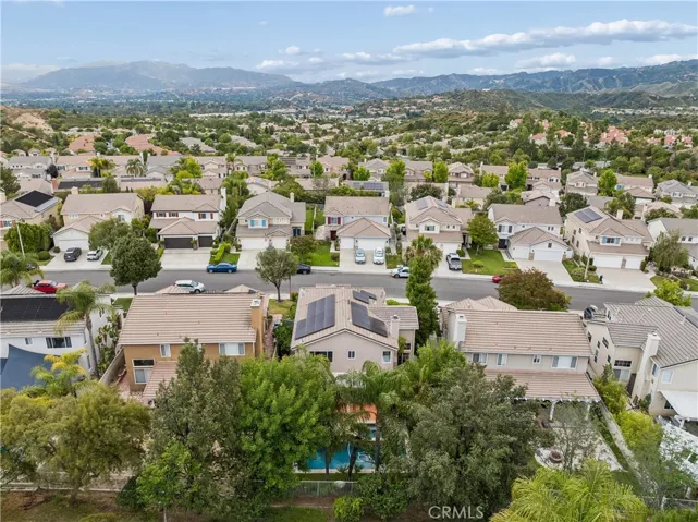 This photo provides an additional view of the property, highlighting the privacy features of the location.