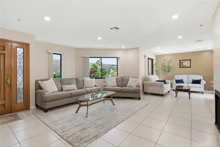 301 W Loraine Street 5, Glendale, California 91202