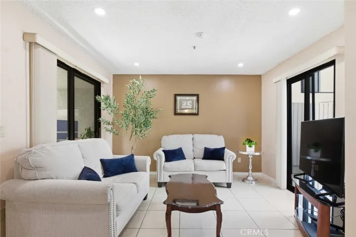 301 W Loraine Street 5, Glendale, California 91202