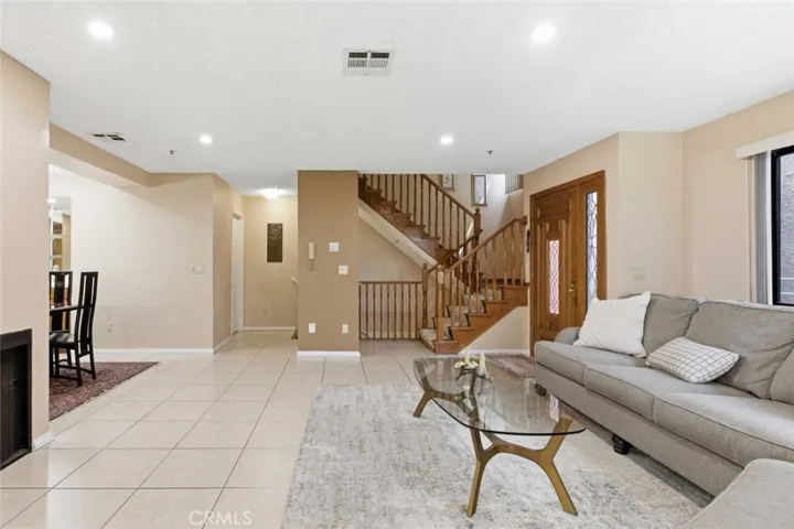 301 W Loraine Street 5, Glendale, California 91202