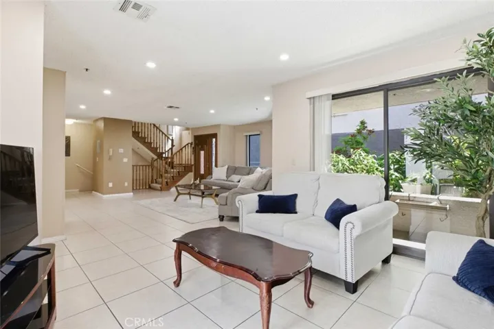 301 W Loraine Street 5, Glendale, California 91202