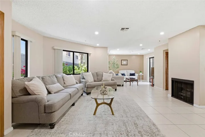 301 W Loraine Street 5, Glendale, California 91202