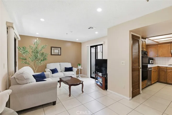 301 W Loraine Street 5, Glendale, California 91202