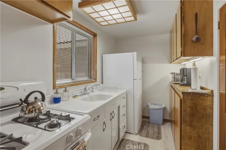 22980 Crest Forest, Crestline, California 92325