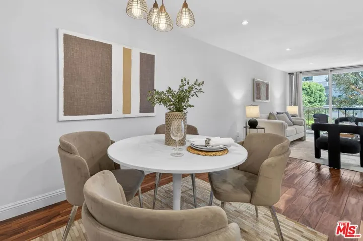 8530 Holloway Drive 303, West Hollywood, California 90069
