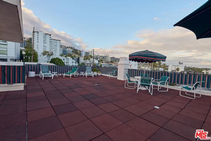8530 Holloway Drive 303, West Hollywood, California 90069