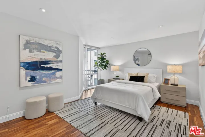 8530 Holloway Drive 303, West Hollywood, California 90069