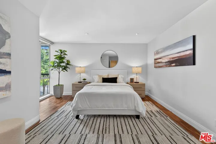 8530 Holloway Drive 303, West Hollywood, California 90069