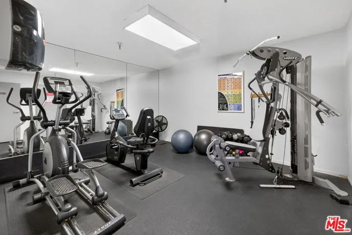 8530 Holloway Drive 303, West Hollywood, California 90069