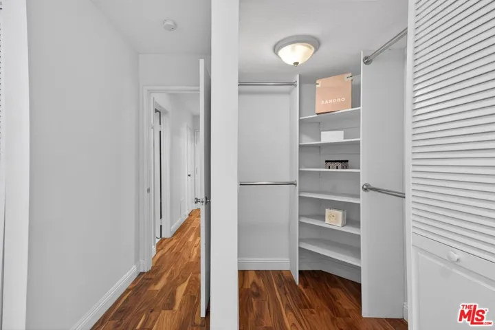8530 Holloway Drive 303, West Hollywood, California 90069