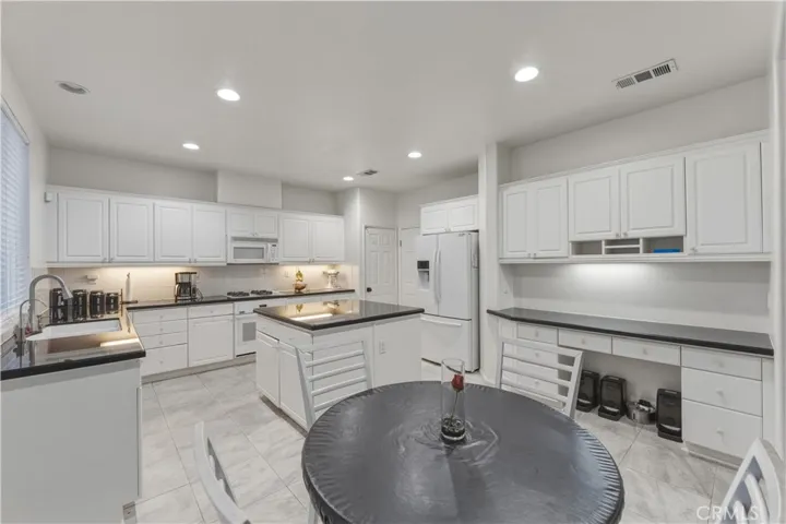 4510 El Corazon Court, Camarillo, California 93012