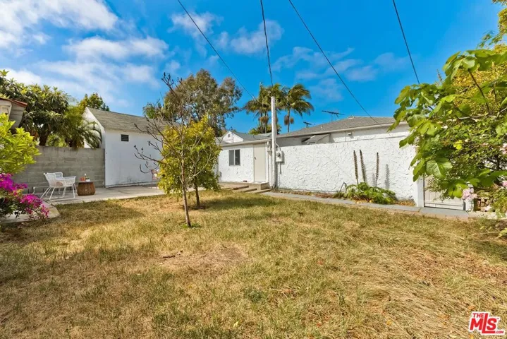 1060 22nd Street, Santa Monica, California 90403
