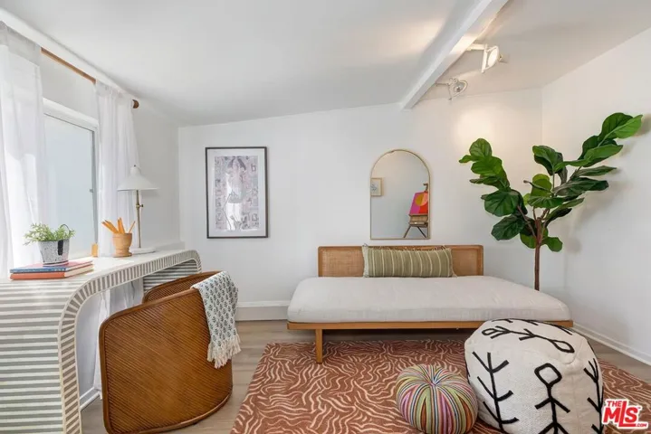 1060 22nd Street, Santa Monica, California 90403