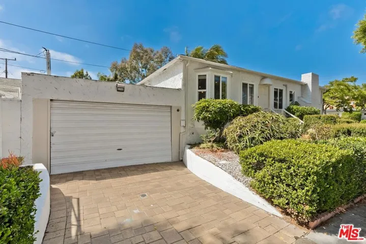 1060 22nd Street, Santa Monica, California 90403