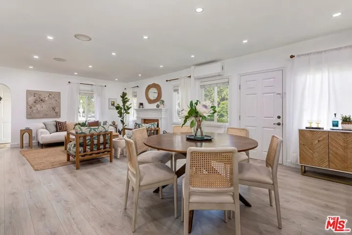 1060 22nd Street, Santa Monica, California 90403